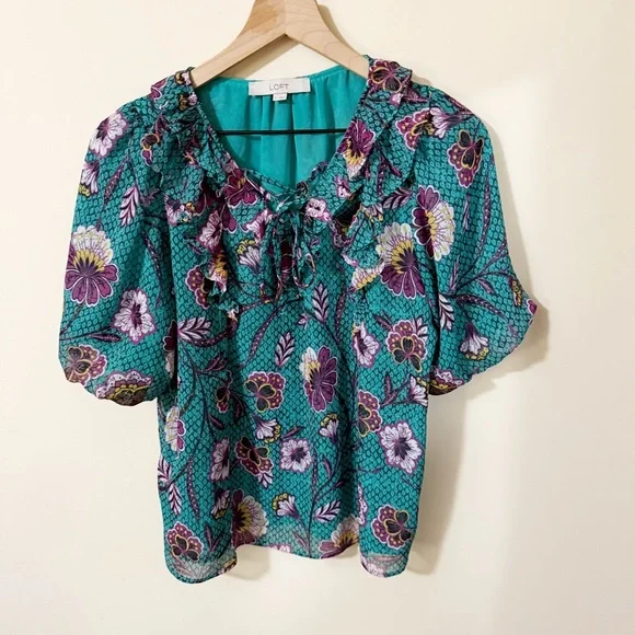 Loft Womens Blue Green Floral Short Sleeve Blouse Size Small Tie in front - Picture 1 of 6